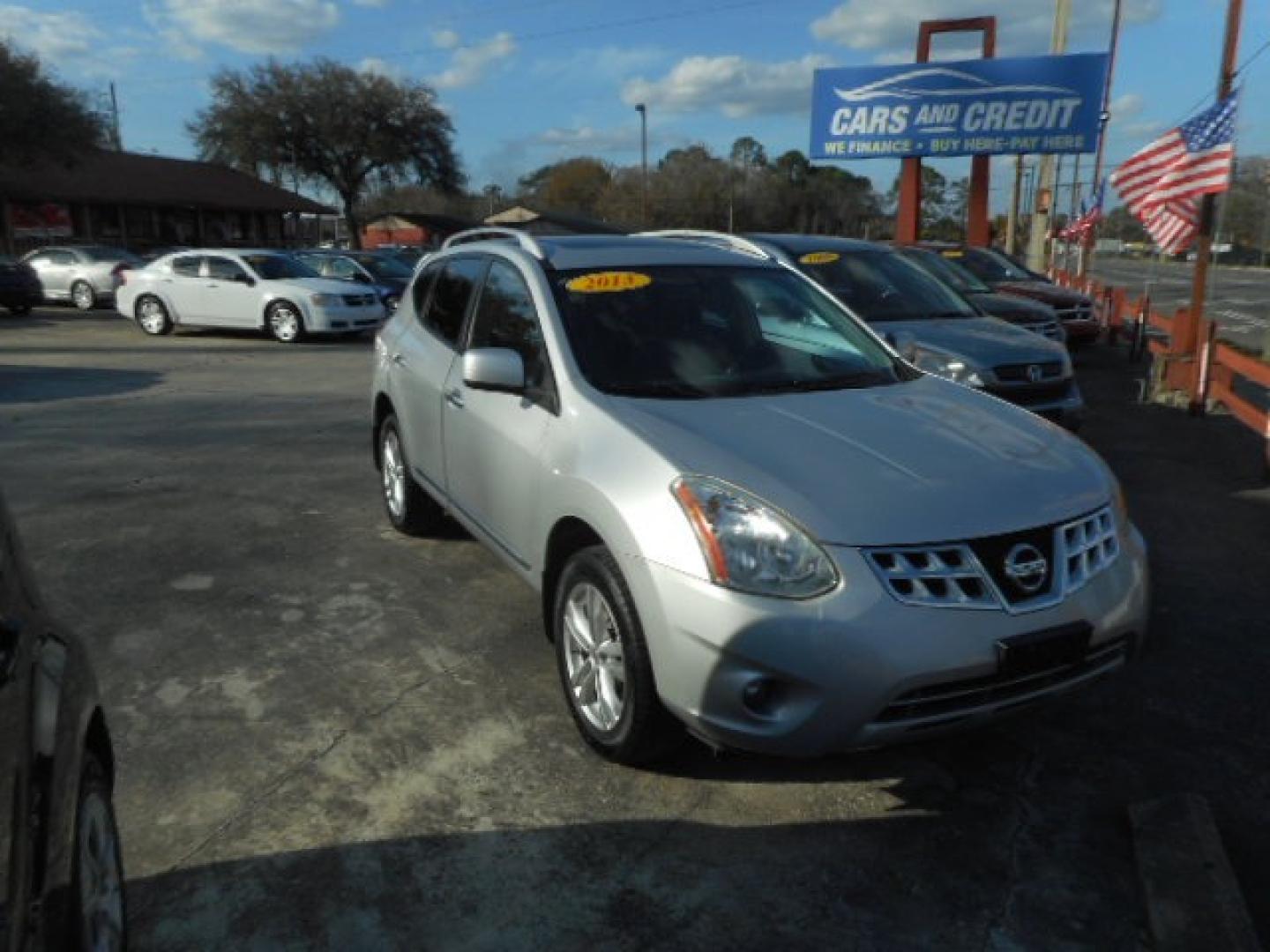 2013 SILVER NISSAN ROGUE S; SL; SV (JN8AS5MVXDW) , located at 1200 Cassat Avenue, Jacksonville, FL, 32205, (904) 695-1885, 30.302404, -81.731033 - Photo#5